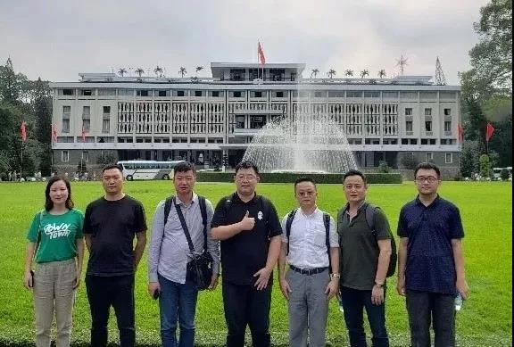 太阳成集团控股董事长，，，，，副董事长一行赴越南考察调研